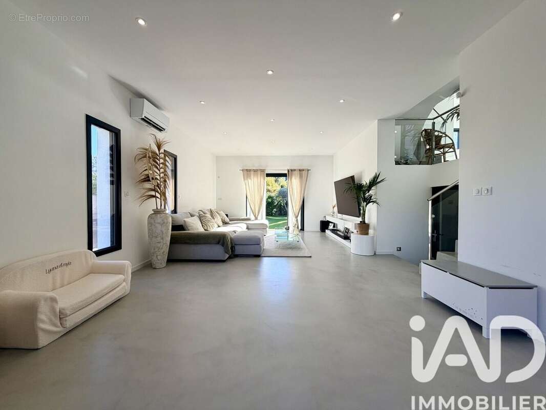 Photo 9 - Maison à SOLLIES-TOUCAS