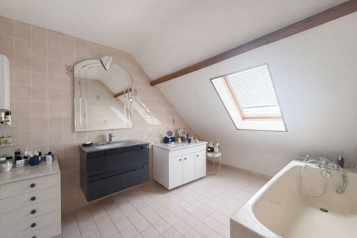 Maison à OZOIR-LA-FERRIERE