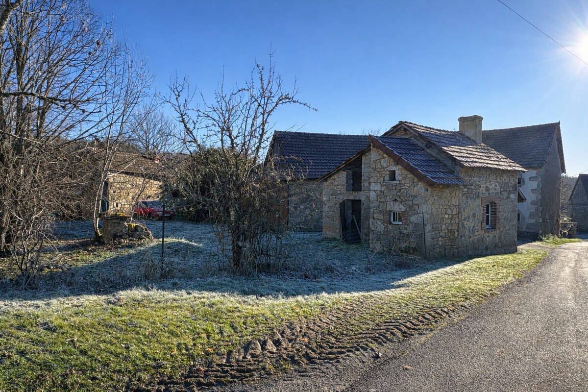 Maison à VILLOSANGES