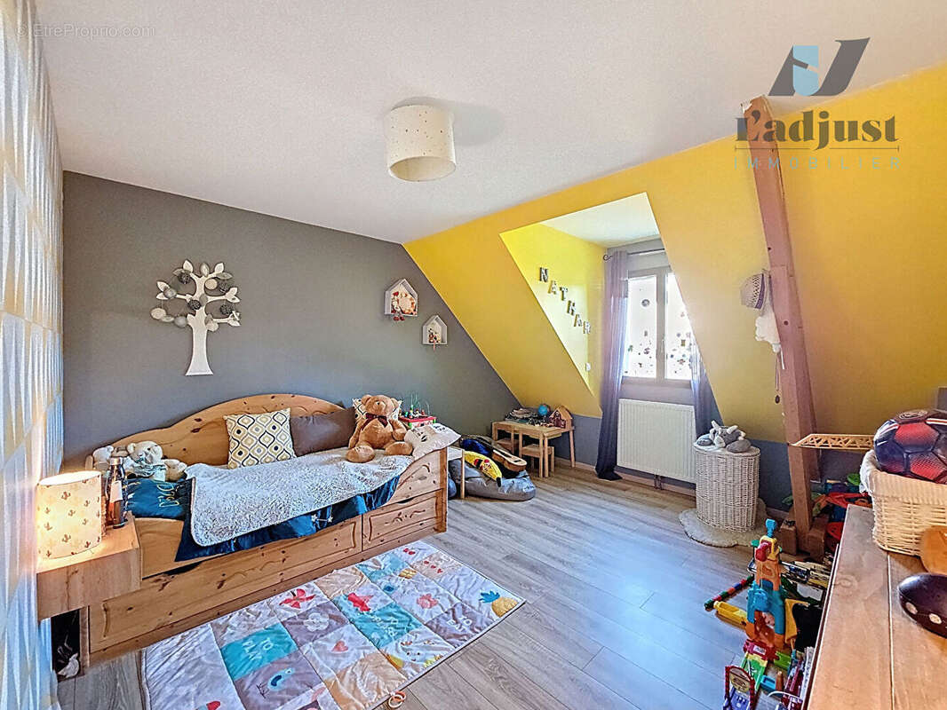 Maison à VULAINES-SUR-SEINE