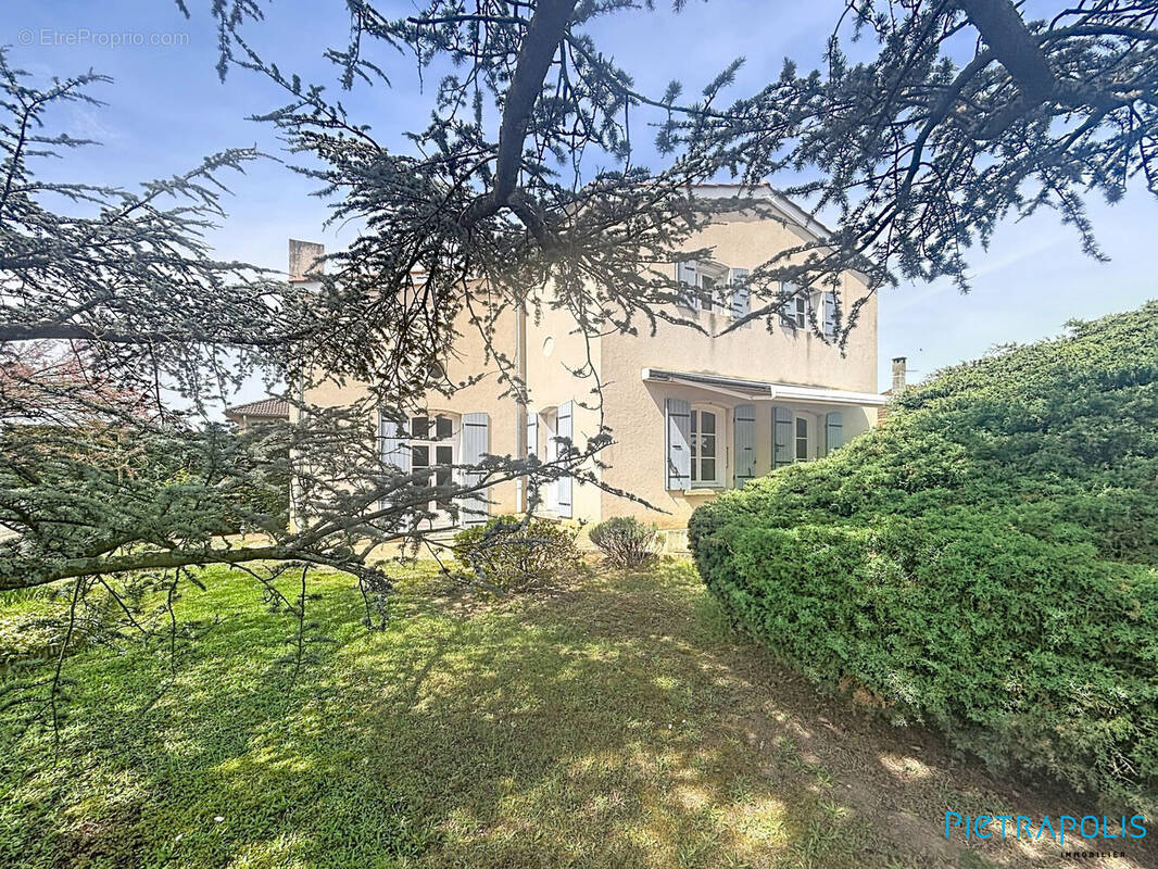 Maison à LE COTEAU