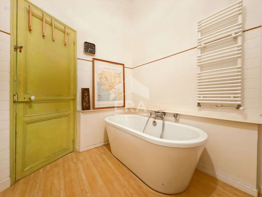 Appartement à MARSEILLE-7E