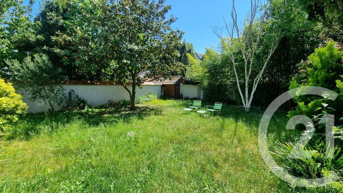 Maison à SAINT-MAUR-DES-FOSSES