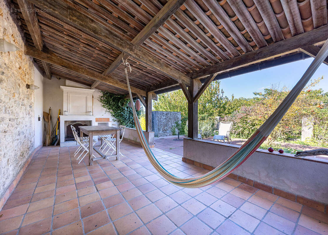 Maison à MORNAC-SUR-SEUDRE