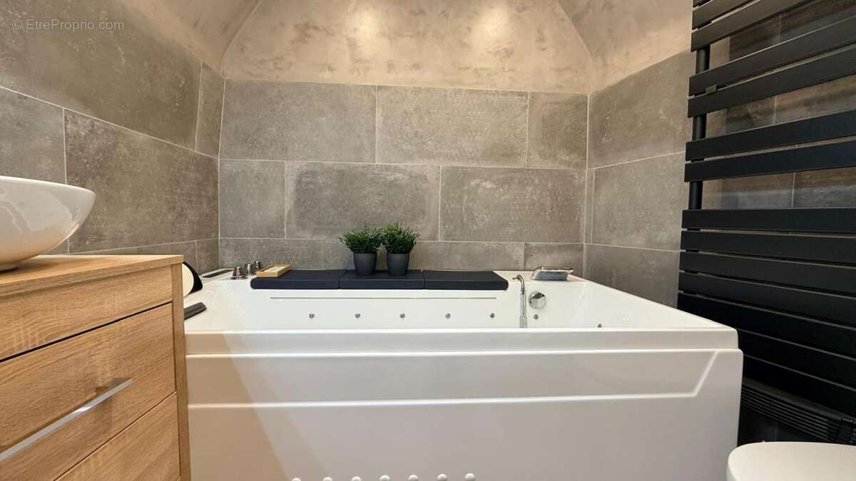 Appartement à POUSSAN
