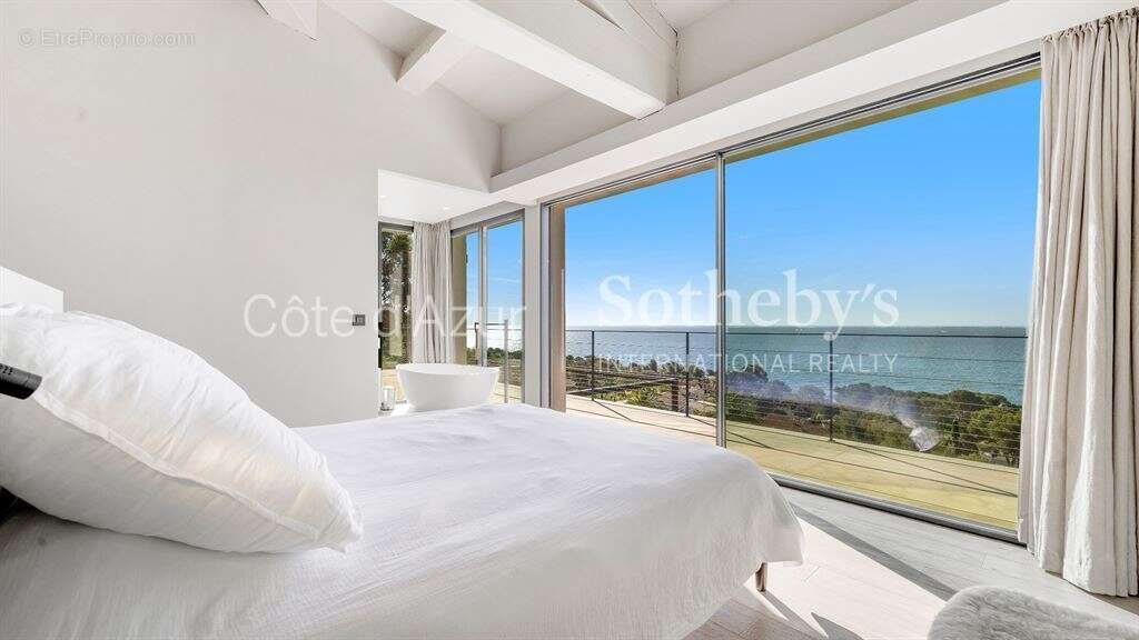 Maison à LES ISSAMBRES