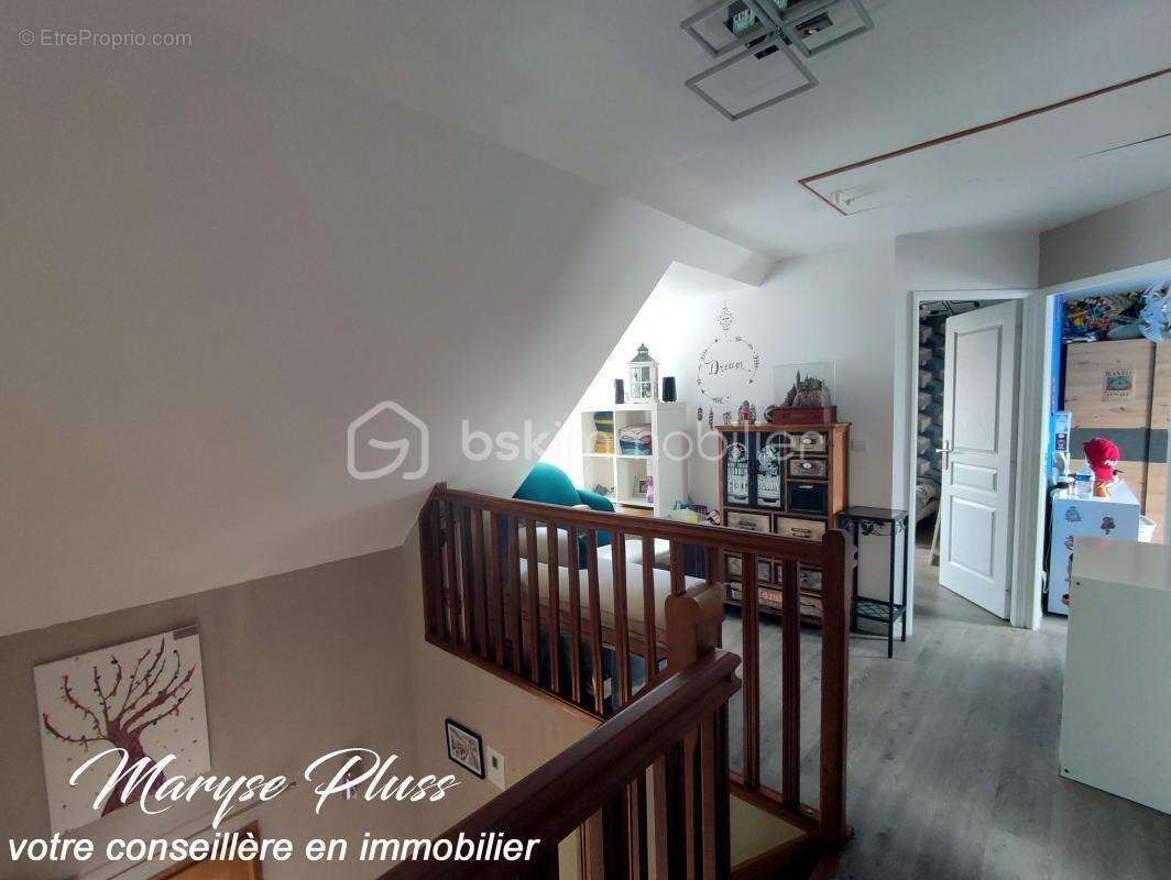 Maison à COURRIERES