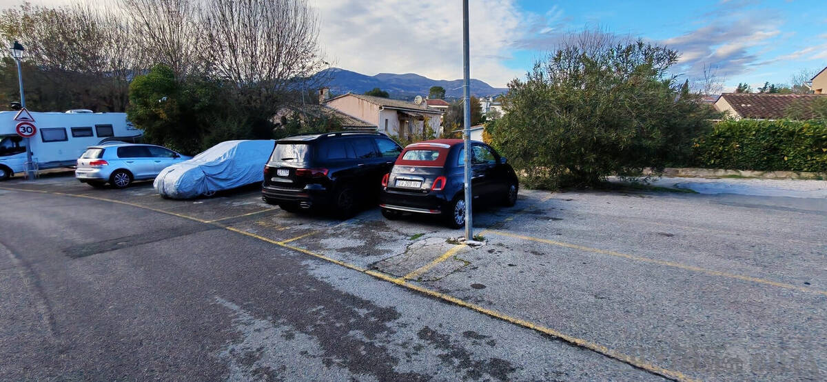 Parking à VILLENEUVE-LOUBET