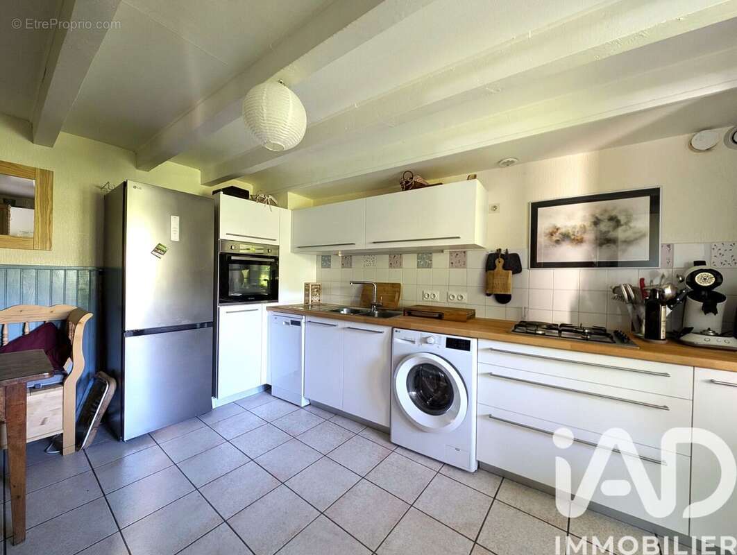 Maison 101 m² à Saint-Barthelemy-Le-Meil  - photo 9
