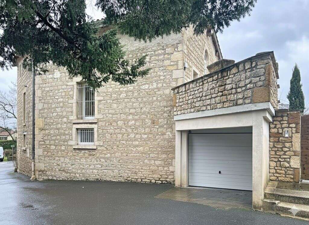 Maison à LUCENAY
