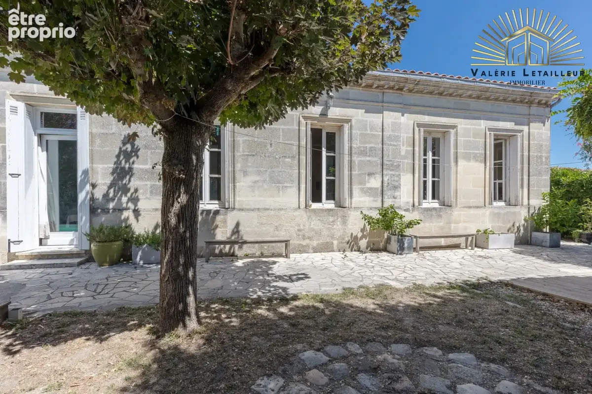 Bruges limite Le Bouscat   Une élégante maison en pierre de 302 m2 au charme préservé - photo 5
