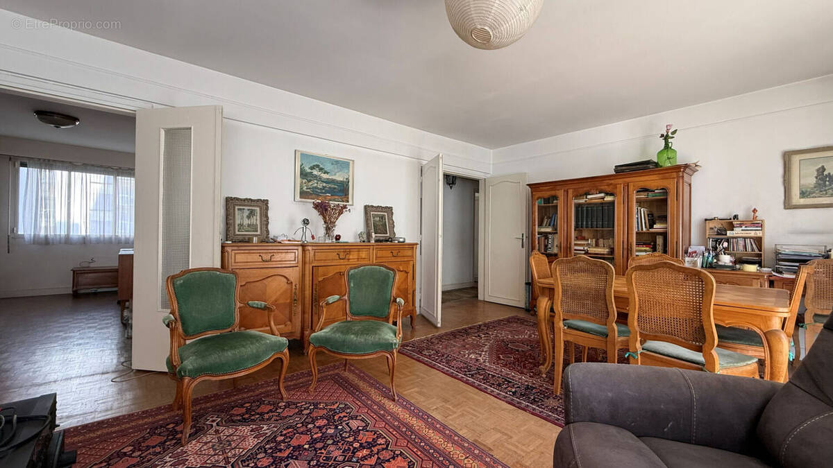 Appartement à PARIS-15E