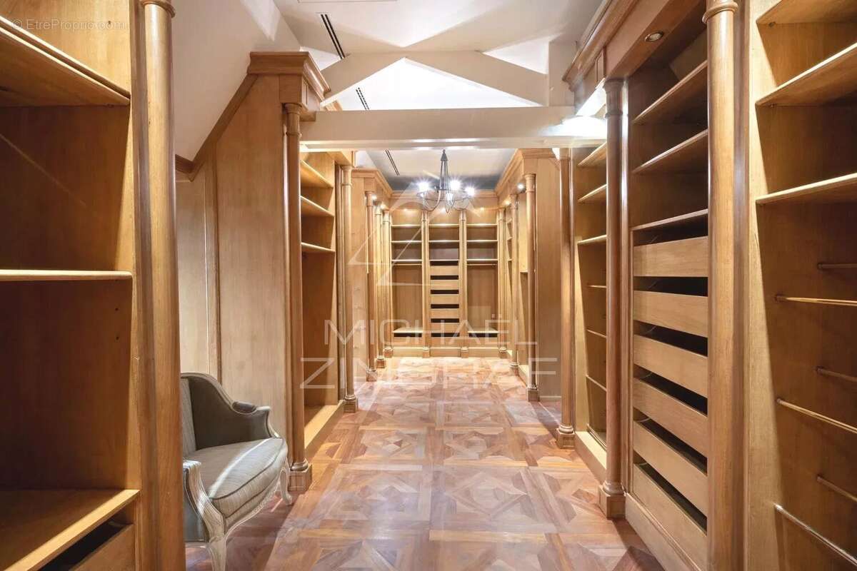 Maison à NEUILLY-SUR-SEINE