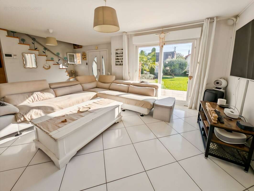 Maison à LES CLAYES-SOUS-BOIS