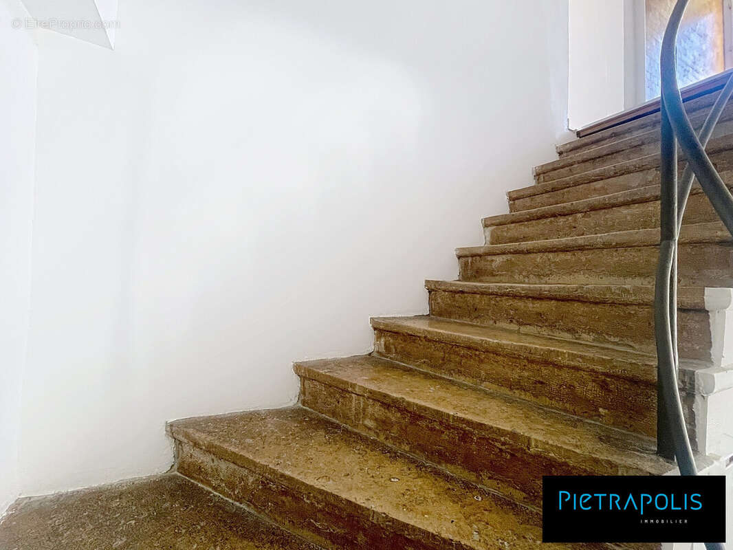 Escalier Pierre - Maison à BRINDAS