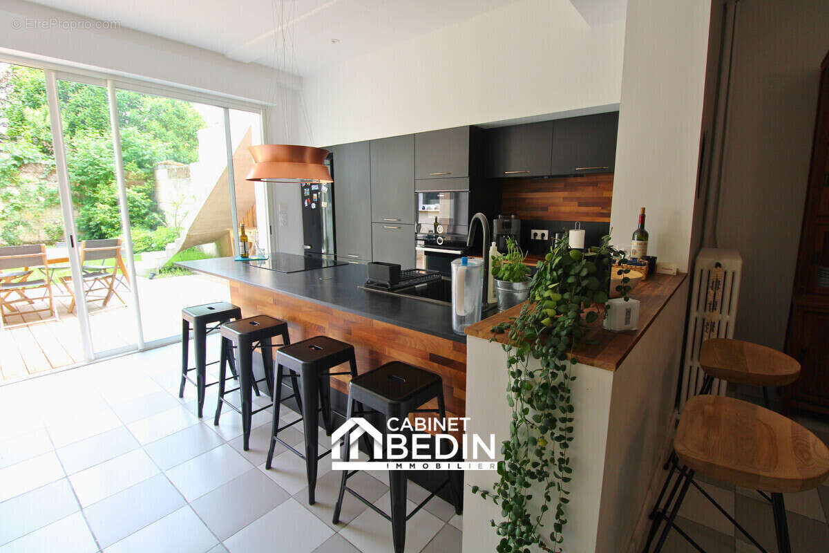 Maison 249 m² à Libourne  - photo 3