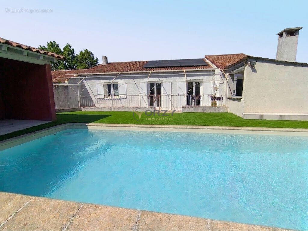 Maison à CHATEAURENARD