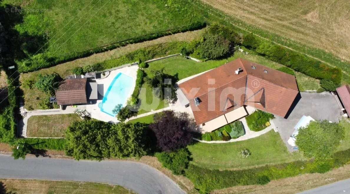 Belle villa proche Belley avec terrain de 3000 m² - photo 5