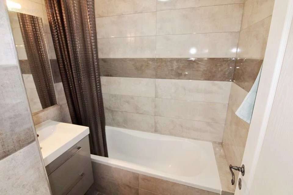 Appartement à ROQUEBRUNE-CAP-MARTIN