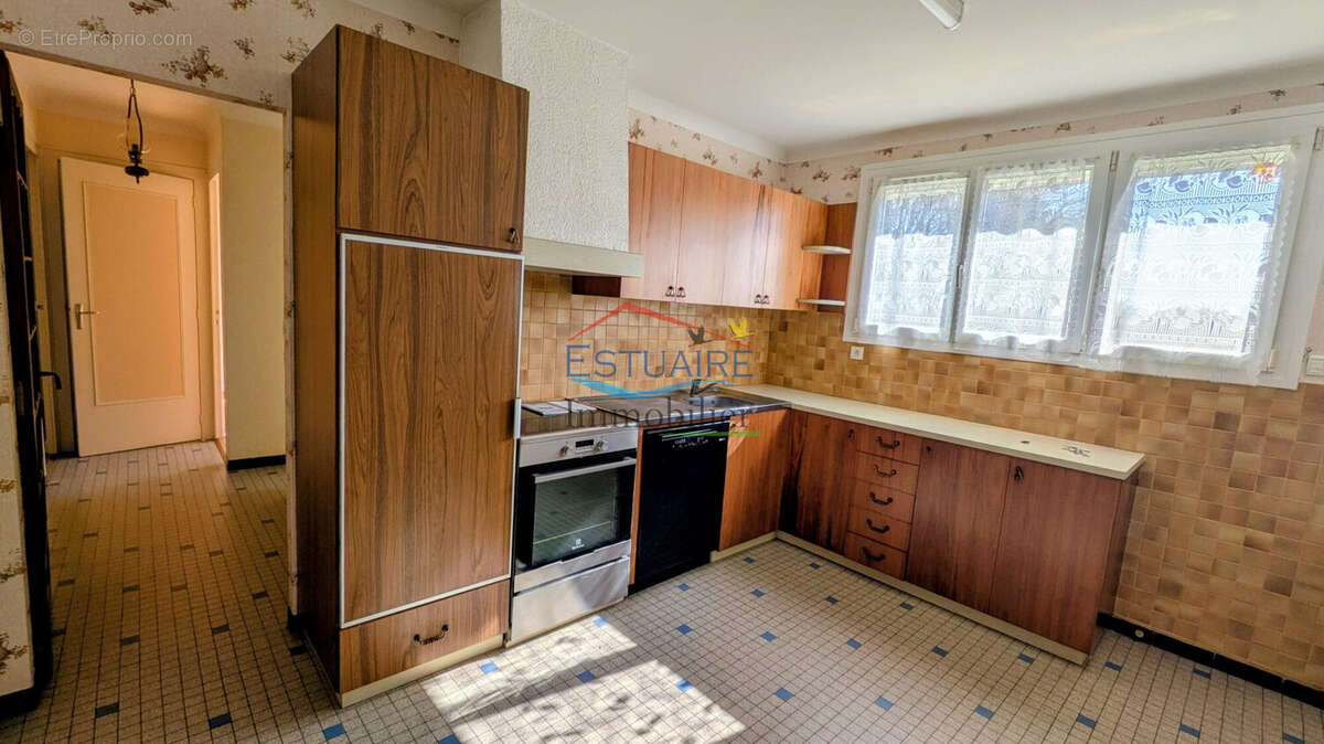 Maison à SAINT-ETIENNE-DE-MONTLUC