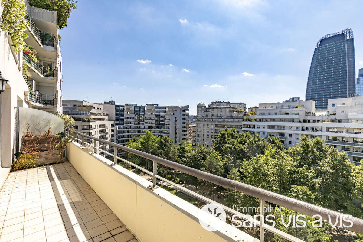 Appartement à COURBEVOIE