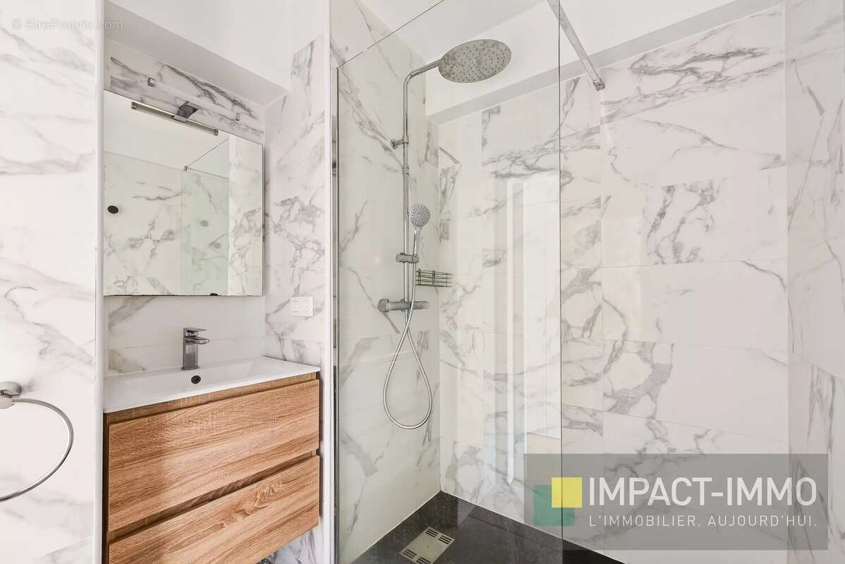 Appartement à COURBEVOIE