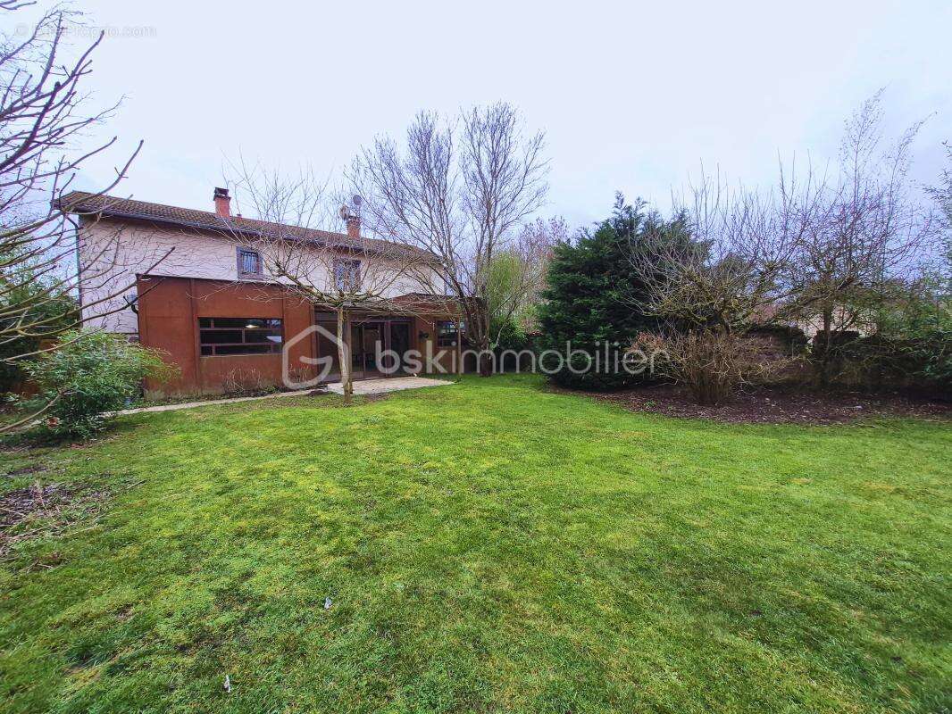 Maison à MARSAC-EN-LIVRADOIS