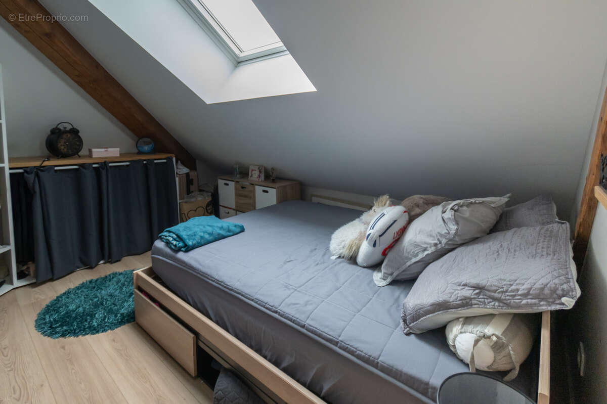 Appartement à FRASNE