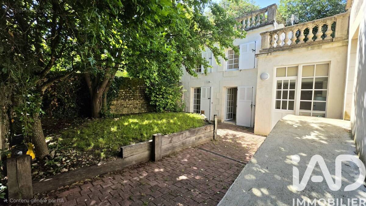 Photo 1 - Maison à POITIERS