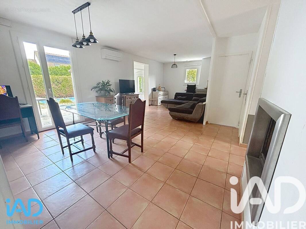Photo 1 - Maison à ESTISSAC