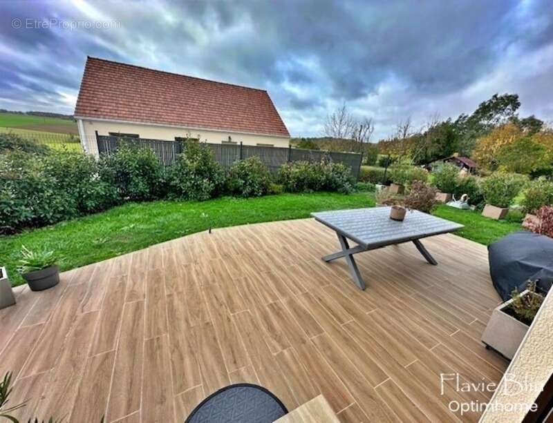 Maison à NEAUPHLETTE