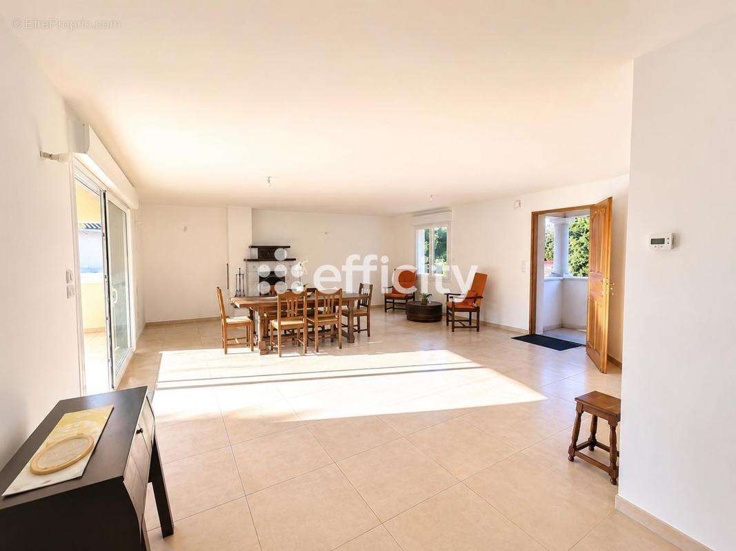 Maison 134 m² à Meschers-Sur-Gironde  - photo 3