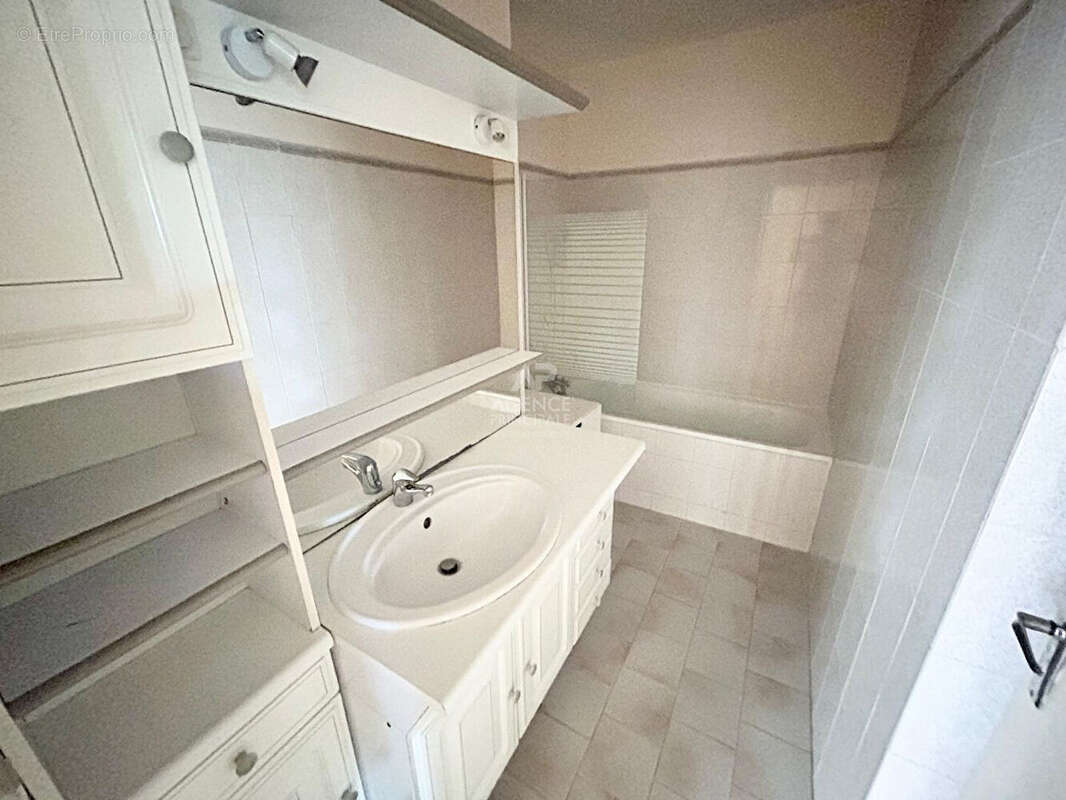 Appartement à VERNEUIL-SUR-SEINE