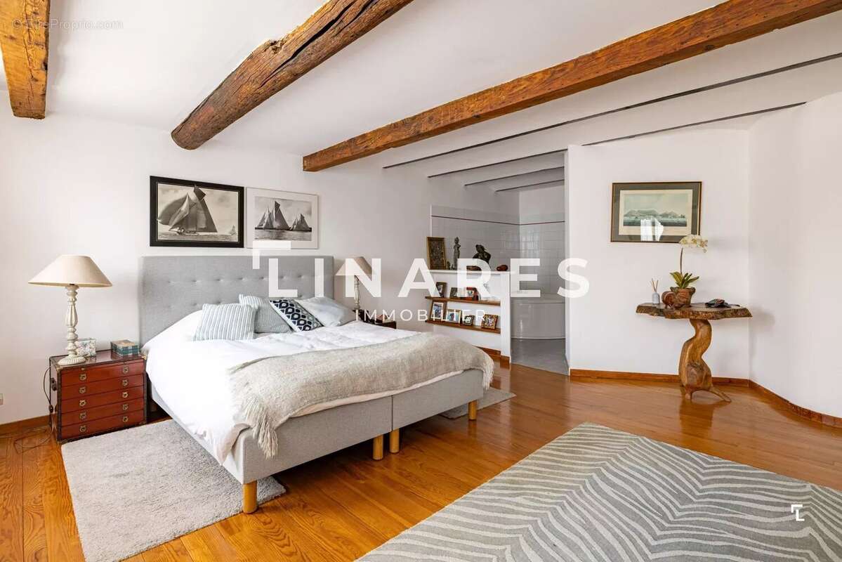 Appartement à MARSEILLE-2E