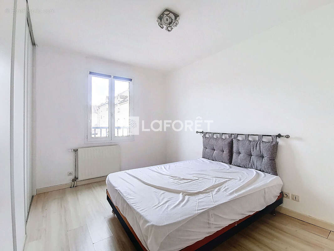 Appartement à MARLY-LA-VILLE