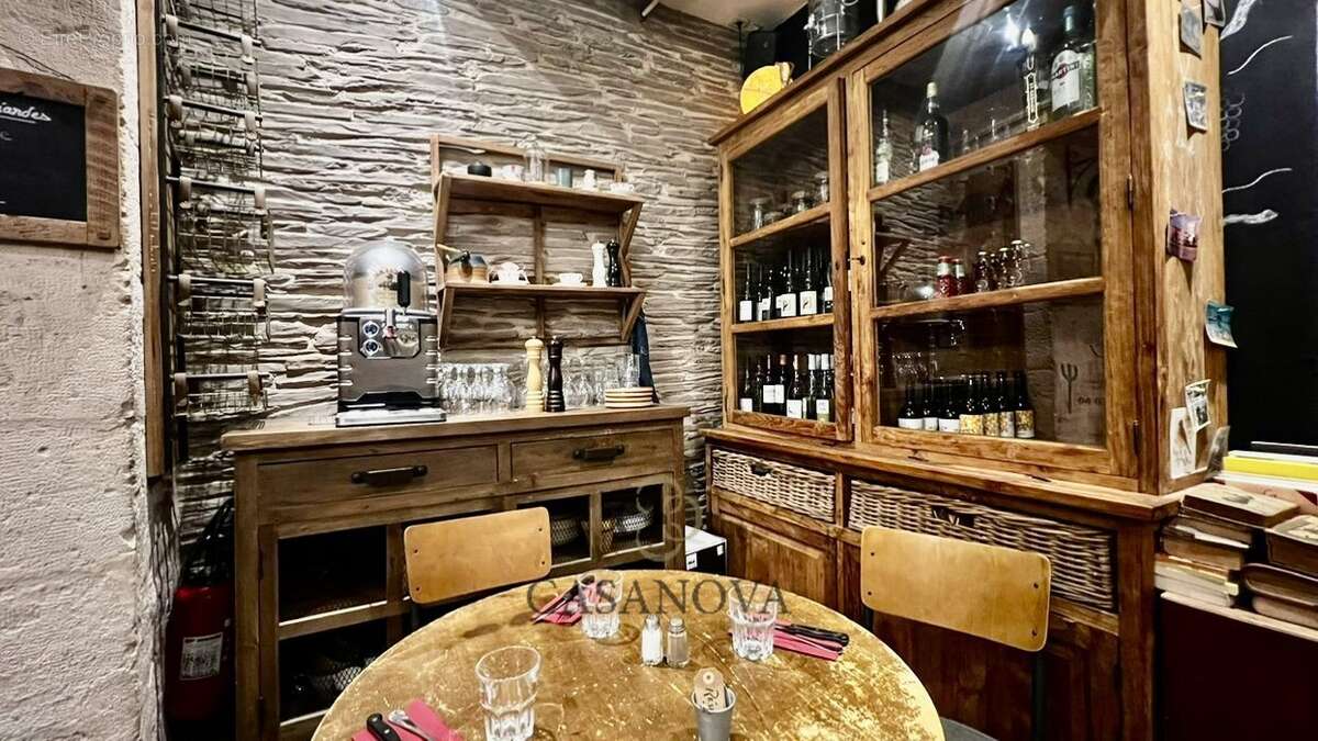 Fonds de commerce restaurant Montpellier Écusson  Place Sainte-Anne  Emplacement premium avec terrasse - photo 5