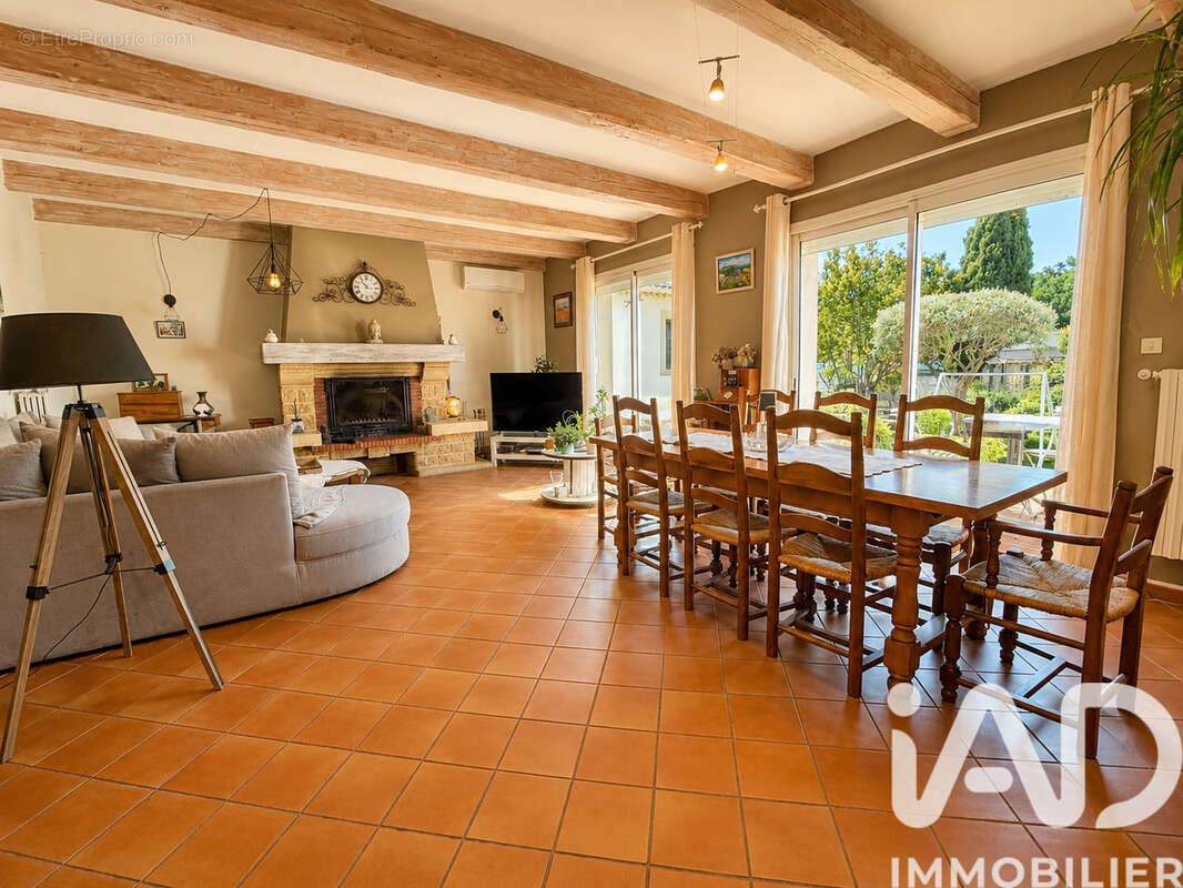 Maison 162 m² à Malemort-Du-Comtat  - photo 4