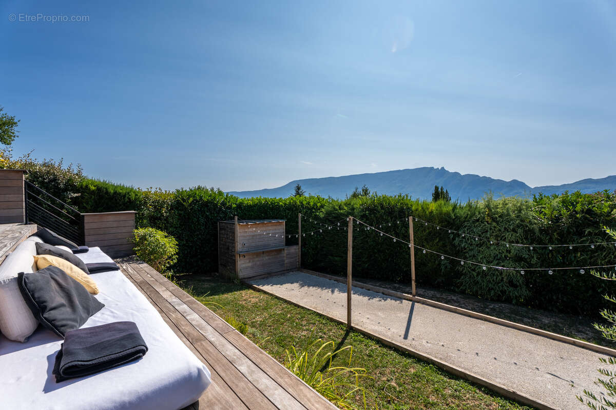 Hauteurs AIX LES BAINS - Villa familiale : panoramique sur le lac - piscine et jardin - photo 12