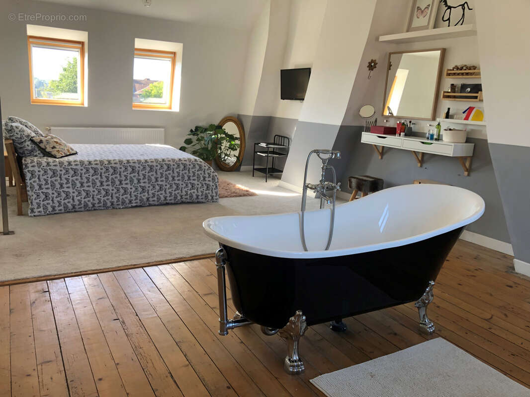 Maison à LA CHAPELLE-D'ARMENTIERES