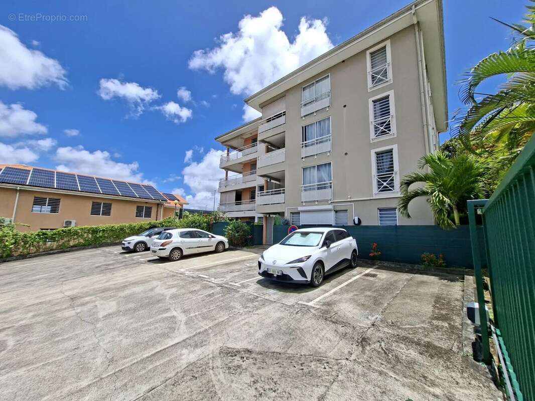 Appartement à LES TROIS-ILETS