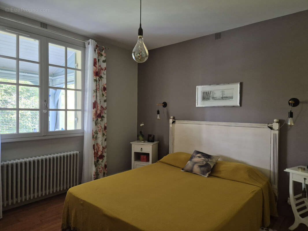 Dordogne, Périgueux, Montagrier, Maison de plain pied 205 m2, 4 chambres, terrain arboré clos, piscine sel - photo 10