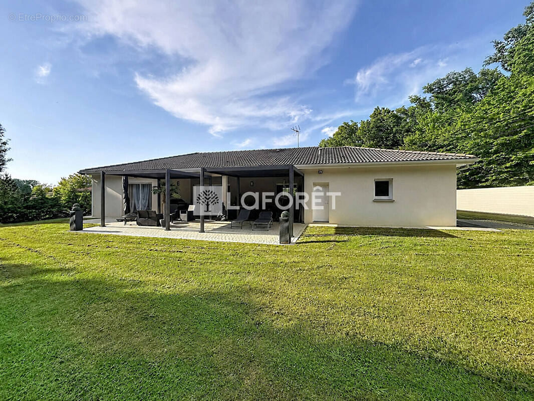 Maison à CORMOZ