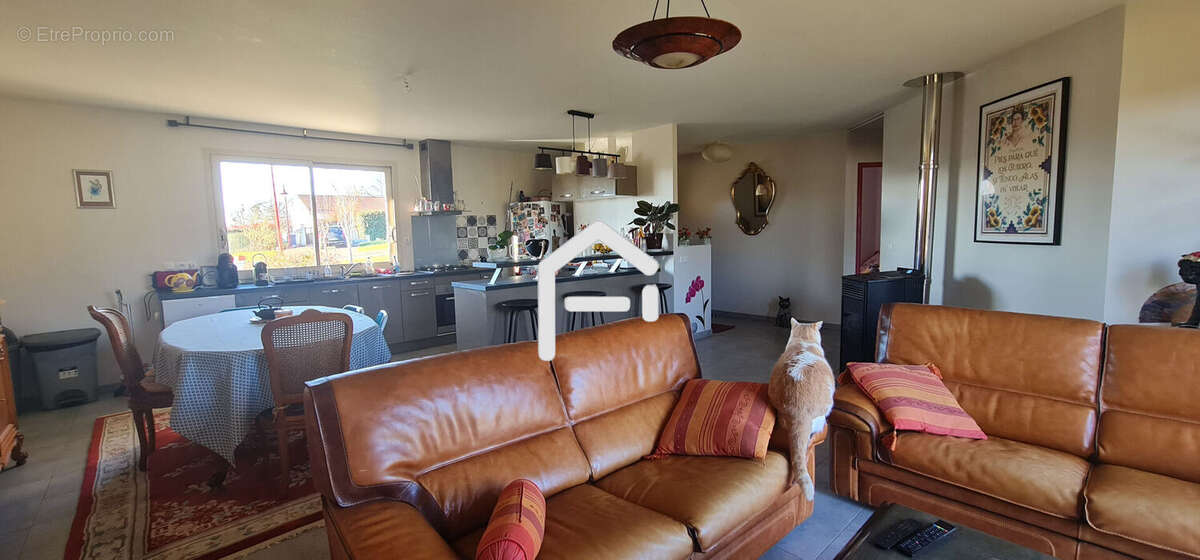 Maison à SAINT-GERMAIN-LES-BELLES