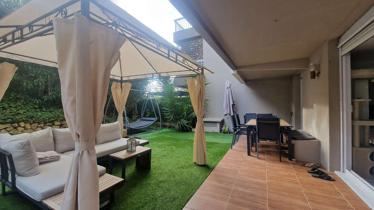 Appartement à VALLAURIS