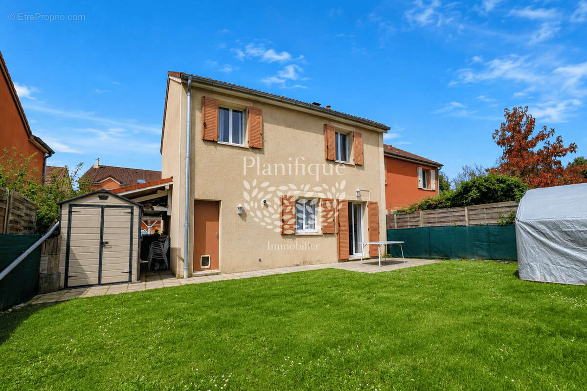 Maison à BONNEVILLE