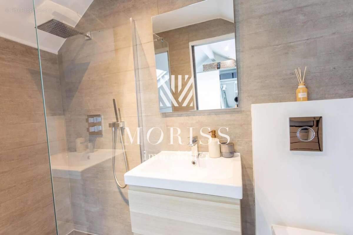 Appartement à PARIS-7E