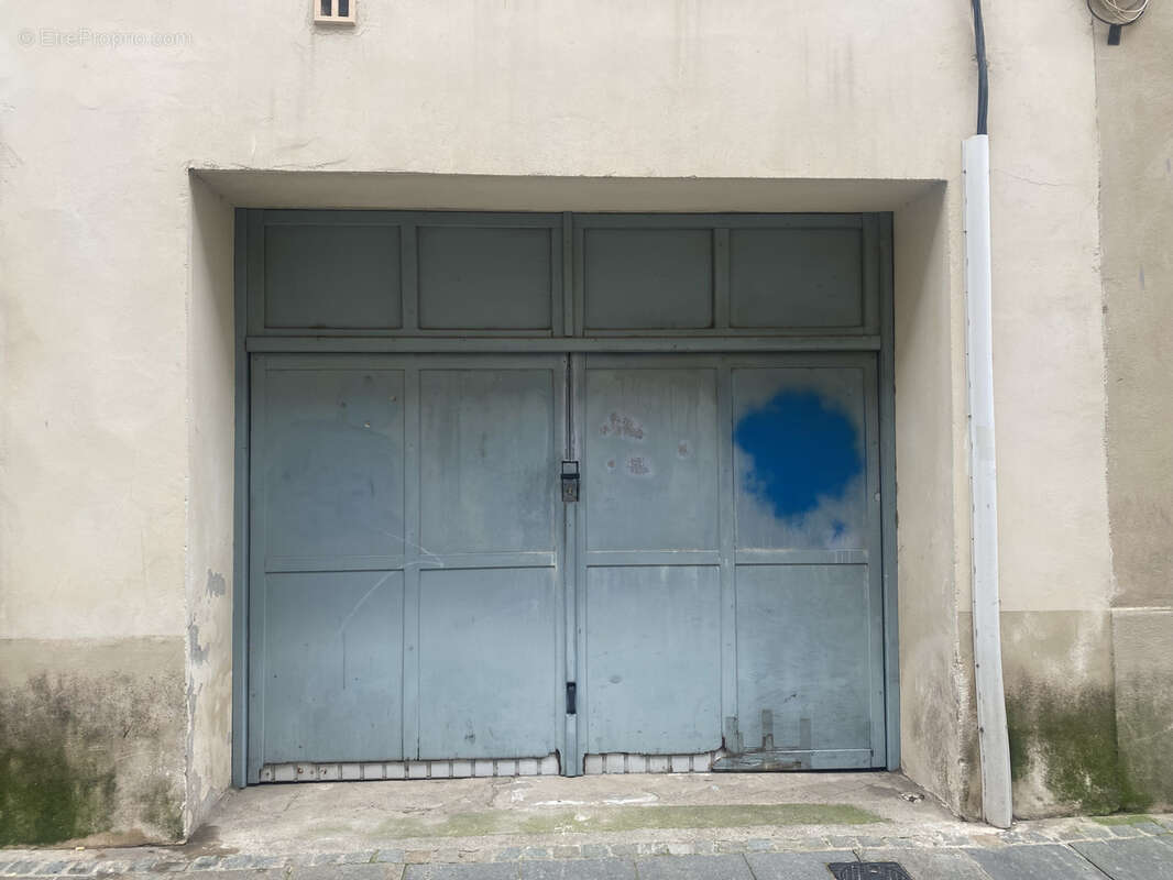 Parking à CARCASSONNE