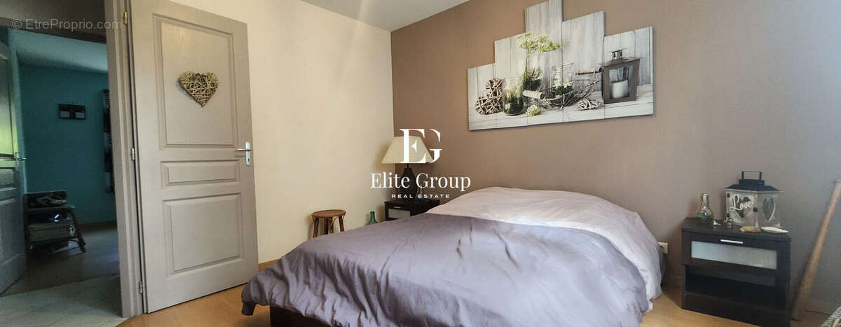 Maison à SAINT-CHAMASSY