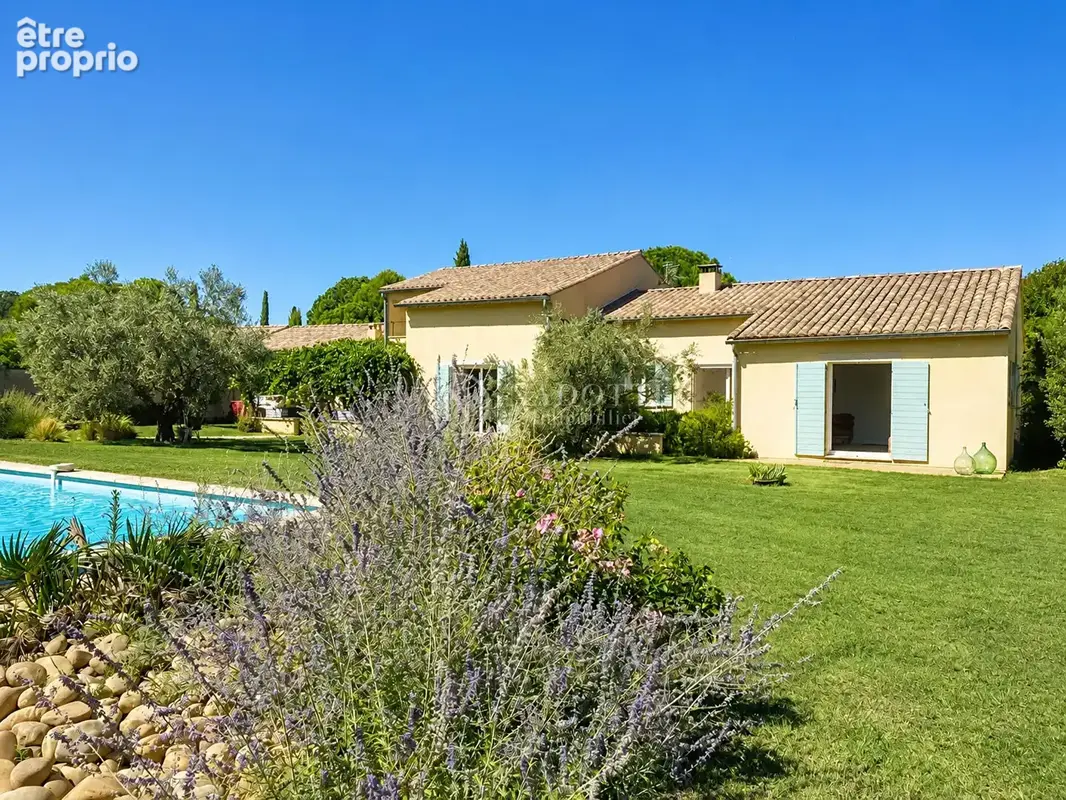 Maison  d'architecte avec piscine et dépendance. - photo 1