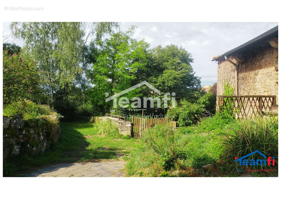 Maison 140 m² à Saint-Pal-De-Mons  - photo 2